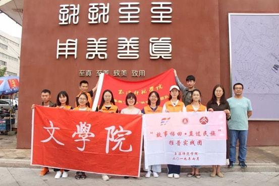 一个女生跟八个人同居过一个女生跟一个人同居八年 你会选择哪一个？